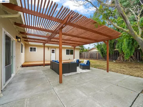Exterior - 38399 Birch St, Newark, CA 94560 photo 9 of 9