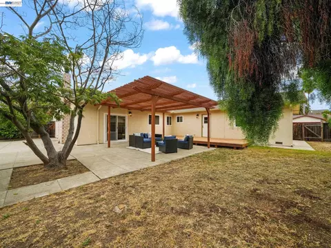 Exterior - 38399 Birch St, Newark, CA 94560 photo 7 of 9