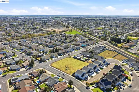 445 N Walnut Ave, Manteca, CA 95336 photo 7