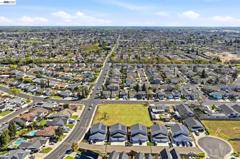 445 N Walnut Ave, Manteca, CA 95336 photo 6