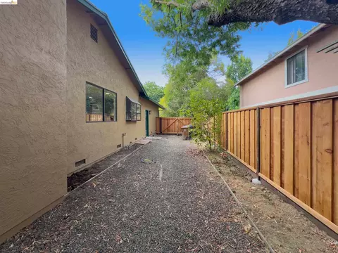 Exterior - 533 Eagle Nest Dr, Martinez, CA 94553 photo 10 of 20