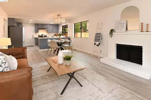 Living - 533 Eagle Nest Dr, Martinez, CA 94553 photo 4 of 6