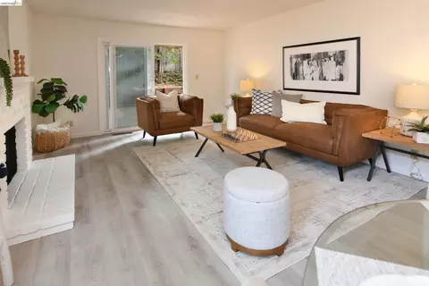 Living - 533 Eagle Nest Dr, Martinez, CA 94553 photo 3 of 6