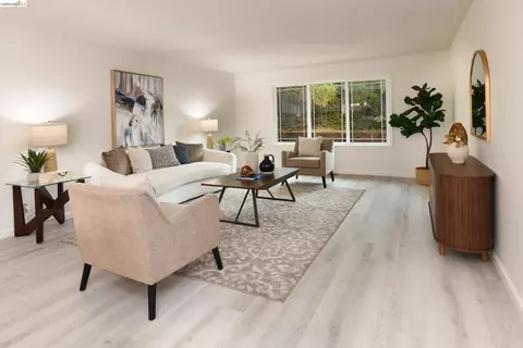 Living - 533 Eagle Nest Dr, Martinez, CA 94553 photo 2 of 6