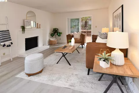 Living - 533 Eagle Nest Dr, Martinez, CA 94553 photo 5 of 6