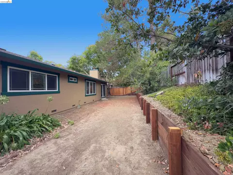 Exterior - 533 Eagle Nest Dr, Martinez, CA 94553 photo 14 of 20