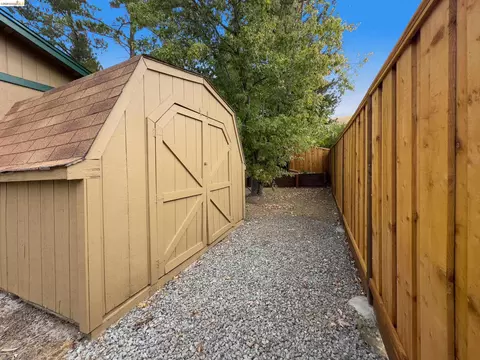 Exterior - 533 Eagle Nest Dr, Martinez, CA 94553 photo 17 of 20
