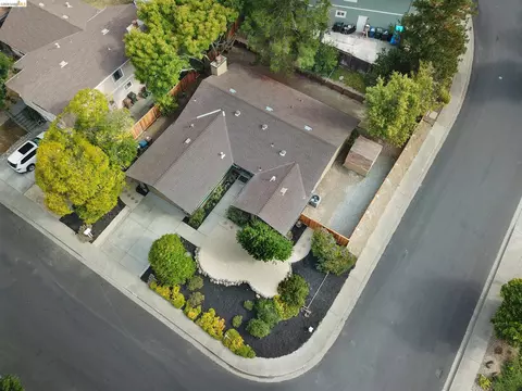 View/Area - 533 Eagle Nest Dr, Martinez, CA 94553 photo 2 of 4