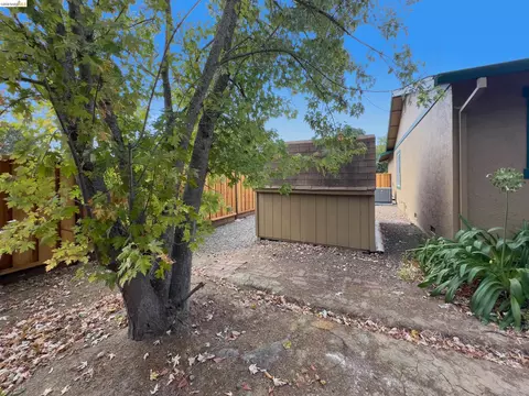 Exterior - 533 Eagle Nest Dr, Martinez, CA 94553 photo 13 of 20