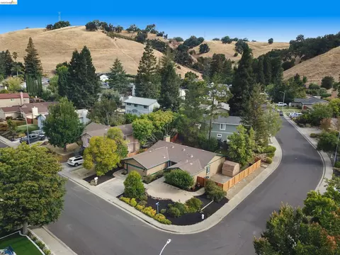 View/Area - 533 Eagle Nest Dr, Martinez, CA 94553 photo 4 of 4