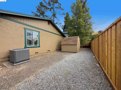 Exterior - 533 Eagle Nest Dr, Martinez, CA 94553 photo 16 of 20
