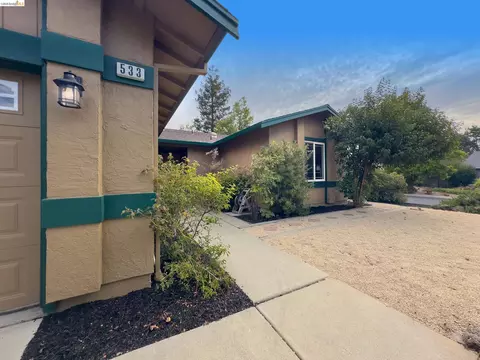 Exterior - 533 Eagle Nest Dr, Martinez, CA 94553 photo 2 of 20