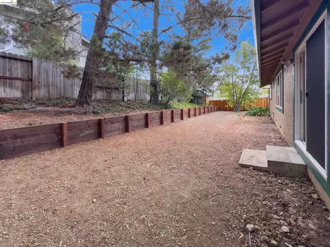Exterior - 533 Eagle Nest Dr, Martinez, CA 94553 photo 11 of 20