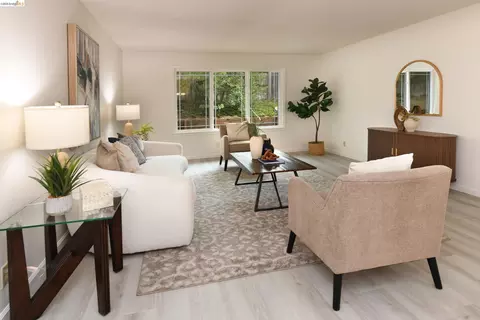 Living - 533 Eagle Nest Dr, Martinez, CA 94553 photo 6 of 6