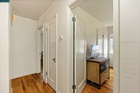 Entry Way - 606 W Turner Rd, Lodi, CA 95240 photo 3 of 3