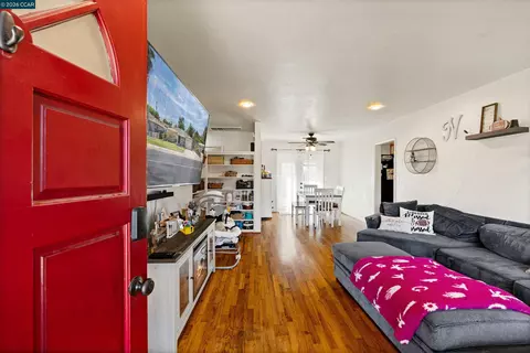 Entry Way - 606 W Turner Rd, Lodi, CA 95240 photo 1 of 3