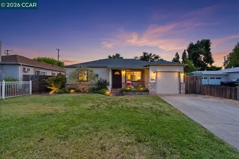 Exterior - 606 W Turner Rd, Lodi, CA 95240 photo 2 of 10