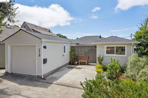 Exterior - 218 Cambridge Ave, Kensington, CA 94708 photo 2 of 28