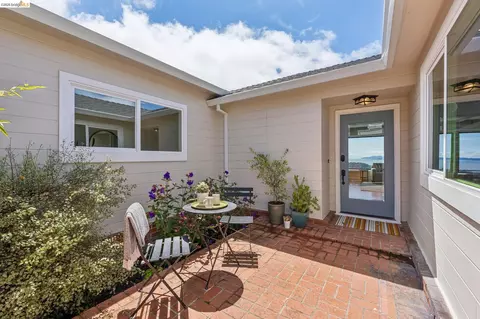 Exterior - 218 Cambridge Ave, Kensington, CA 94708 photo 4 of 28