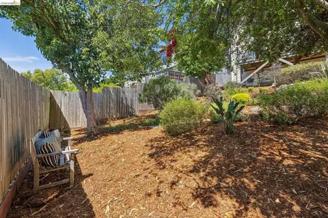 Exterior - 218 Cambridge Ave, Kensington, CA 94708 photo 18 of 28