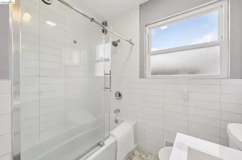 Bath - 218 Cambridge Ave, Kensington, CA 94708 photo 2 of 4