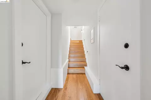 Entry Way - 218 Cambridge Ave, Kensington, CA 94708 photo 5 of 6