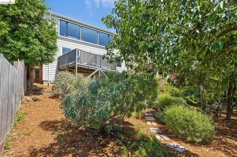 Exterior - 218 Cambridge Ave, Kensington, CA 94708 photo 17 of 28