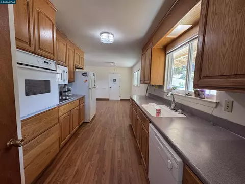 Kitchen - 1167 Larch Ave, Moraga, CA 94556 photo 2 of 2