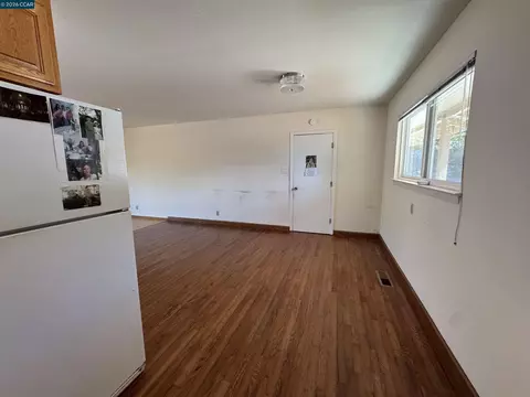 Living - 1167 Larch Ave, Moraga, CA 94556 photo 2 of 3