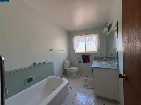 Bath - 1167 Larch Ave, Moraga, CA 94556 photo 1 of 1