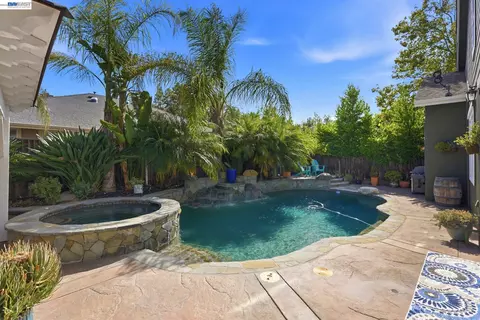 Exterior - 2491 Decker Ln, Livermore, CA 94550 photo 9 of 13