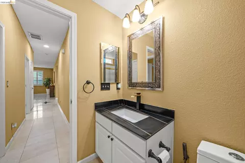 Bath - 516 Malicoat Ave, Oakley, CA 94561 photo 2 of 8