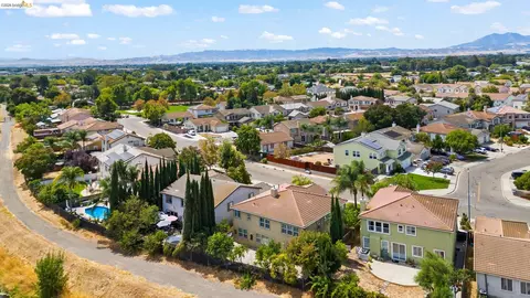 View/Area - 516 Malicoat Ave, Oakley, CA 94561 photo 3 of 6