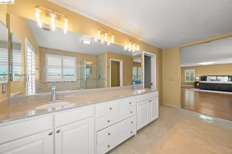 Bath - 516 Malicoat Ave, Oakley, CA 94561 photo 7 of 8