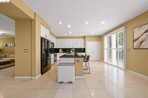 Kitchen - 516 Malicoat Ave, Oakley, CA 94561 photo 1 of 4