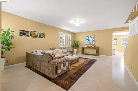 Living - 516 Malicoat Ave, Oakley, CA 94561 photo 3 of 7