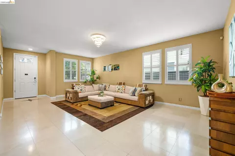 Living - 516 Malicoat Ave, Oakley, CA 94561 photo 1 of 7