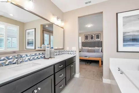 Bath - 829 Hardcastle Ranch Rd, Oakley, CA 94561 photo 4 of 4