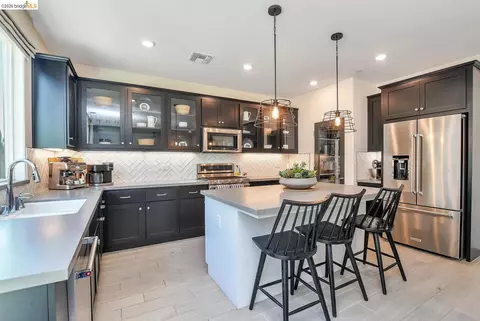 Kitchen - 829 Hardcastle Ranch Rd, Oakley, CA 94561 photo 2 of 4