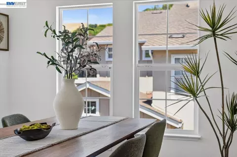 Dining - 10837 Mcpeak Ln, Dublin, CA 94568 photo 6 of 7