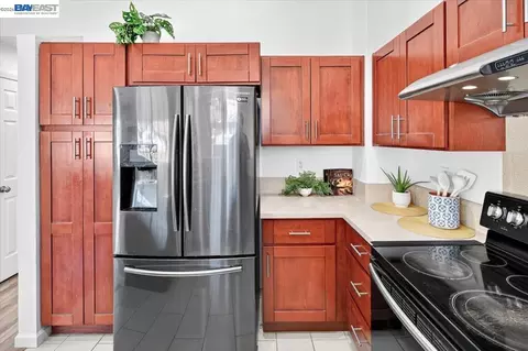 Kitchen - 10837 Mcpeak Ln, Dublin, CA 94568 photo 4 of 4