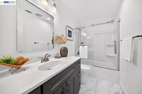 Bath - 10837 Mcpeak Ln, Dublin, CA 94568 photo 1 of 4