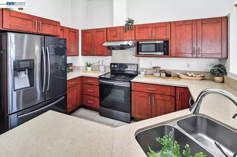 Kitchen - 10837 Mcpeak Ln, Dublin, CA 94568 photo 2 of 4