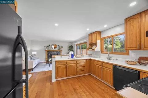 Kitchen - 1320 Hookston Rd, Concord, CA 94518 photo 3 of 3
