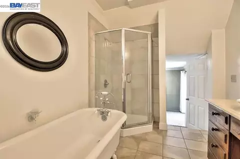 Bath - 4747 Hansen Ave, Fremont, CA 94536 photo 2 of 4