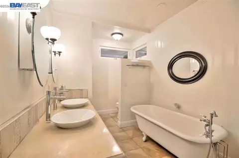 Bath - 4747 Hansen Ave, Fremont, CA 94536 photo 1 of 4