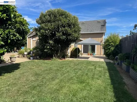 Exterior - 4747 Hansen Ave, Fremont, CA 94536 photo 2 of 5