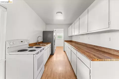 Kitchen - 2136 Linden St, Oakland, CA 94607 photo 2 of 4