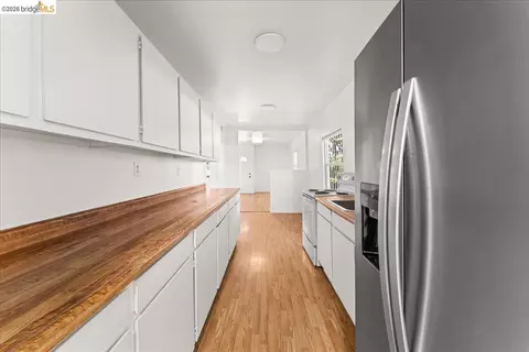 Entry Way - 2136 Linden St, Oakland, CA 94607 photo 2 of 6