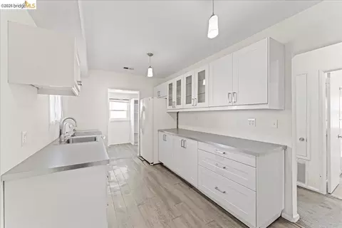 Kitchen - 2136 Linden St, Oakland, CA 94607 photo 4 of 4